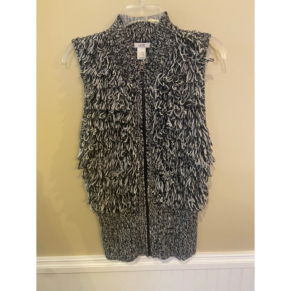 Cache Womens L Black and‎ White Loop Knit Vest EUC